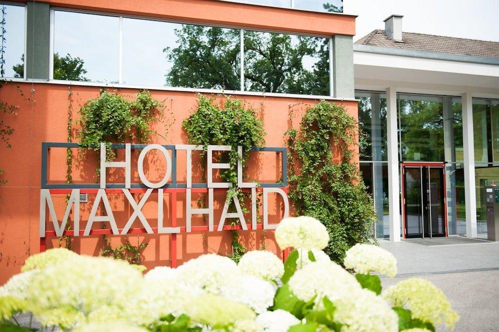 Hotel Maxlhaid Велс Екстериор снимка