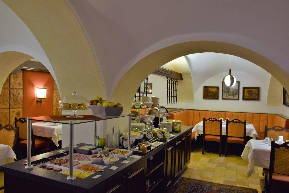 Hotel Maxlhaid Велс Екстериор снимка
